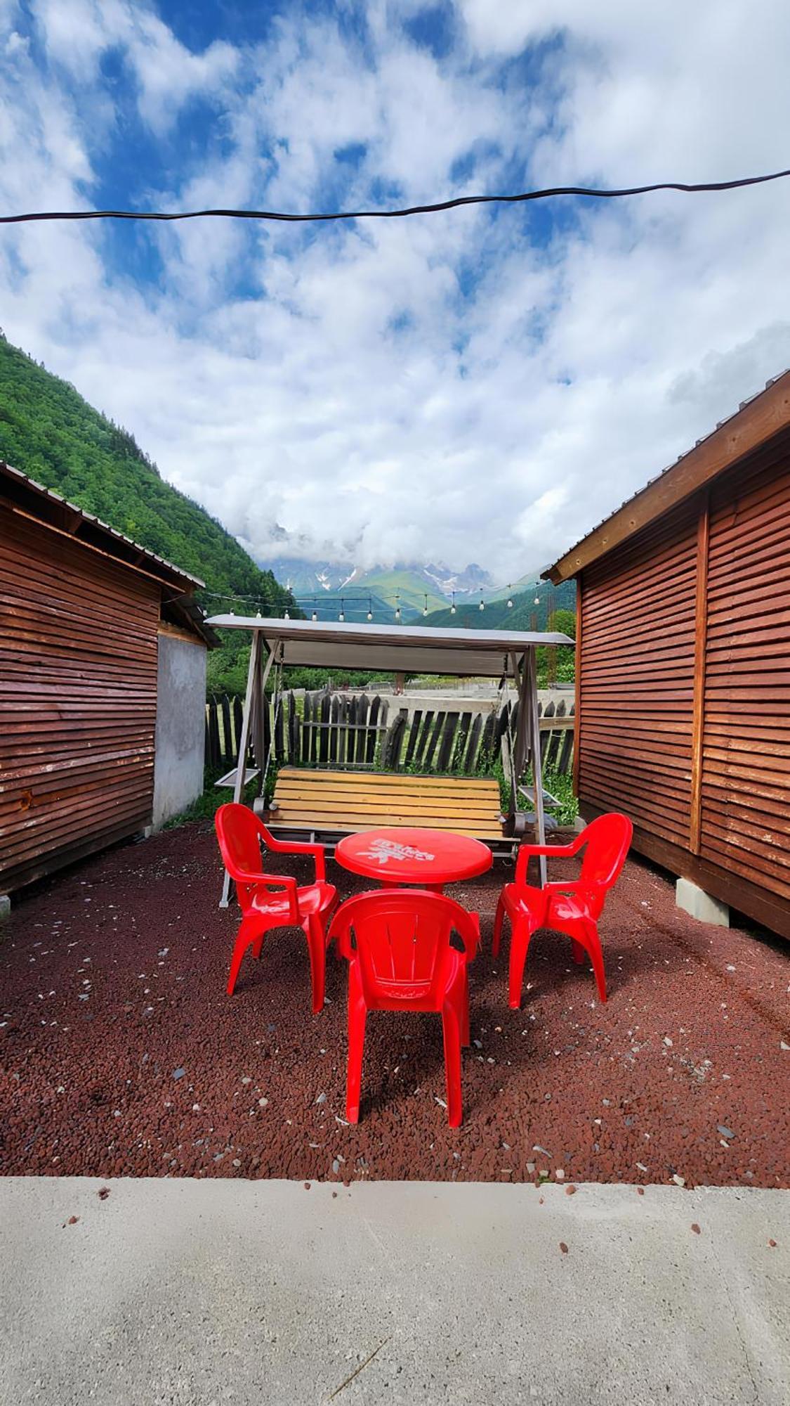 Guest House Ushba Gate Mestia Exterior foto